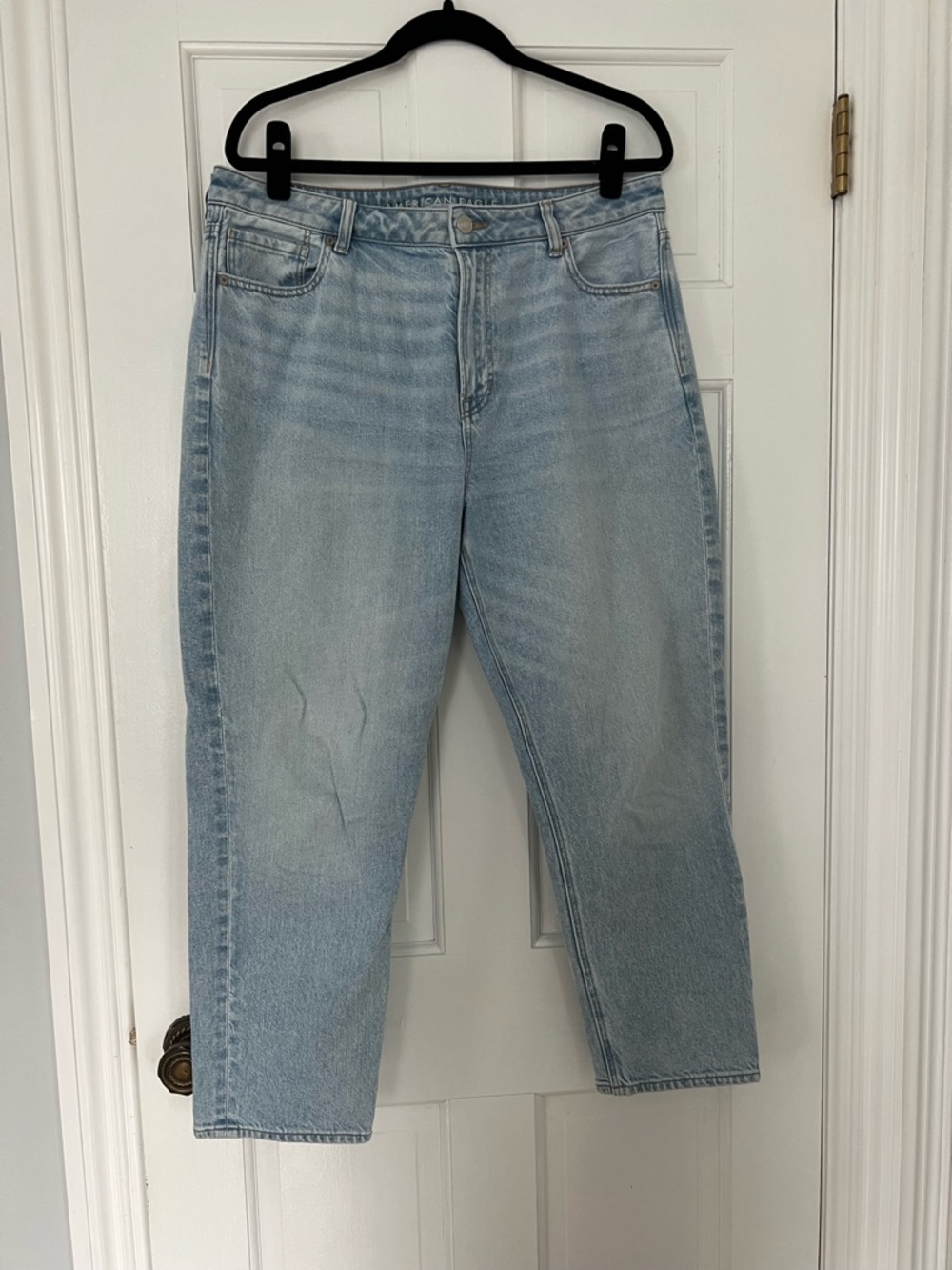 American Eagle Outfitters Light Blue Strigid Mom Jeans SHORT